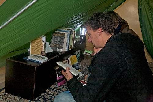 Reading and recording in the "Book&Tapes" tent